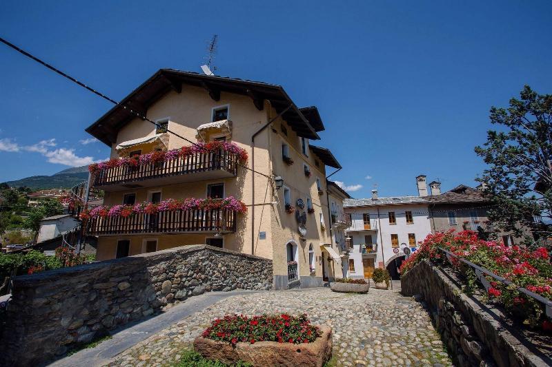 Hotel Cecchin Aosta Exterior foto