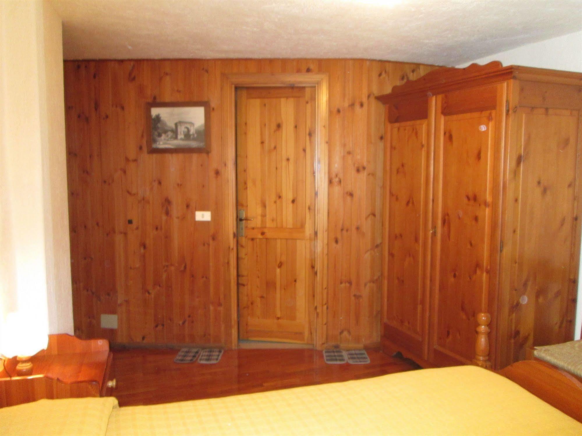 Hotel Cecchin Aosta Exterior foto